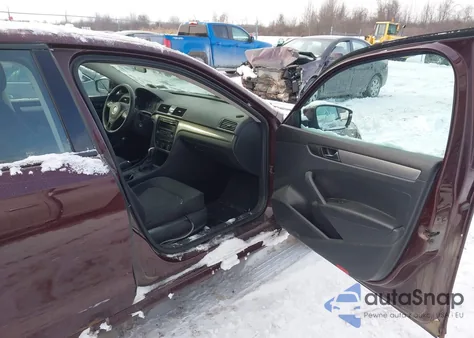 2013 Volkswagen Passat S z USA, uszkodzony, nr VIN 1VWAP7A33DC104517